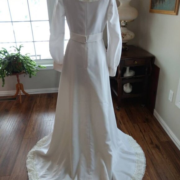 Vintage 60s Wedding Dress 35" Bust Bride Gown Daisy Lace Long Sleeves - Picture 8 of 11